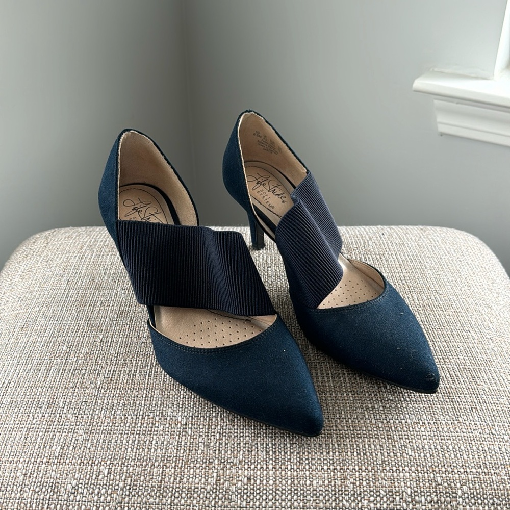 Navy Life Stride Heels (6.5)